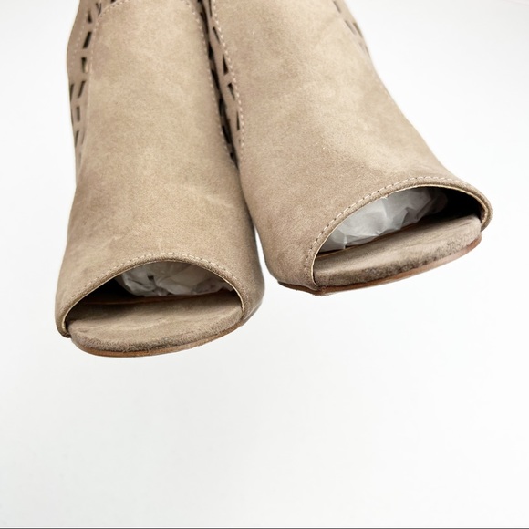 Madden girl bright taupe suede peep toe cut out booties size 7 - Picture 7 of 10